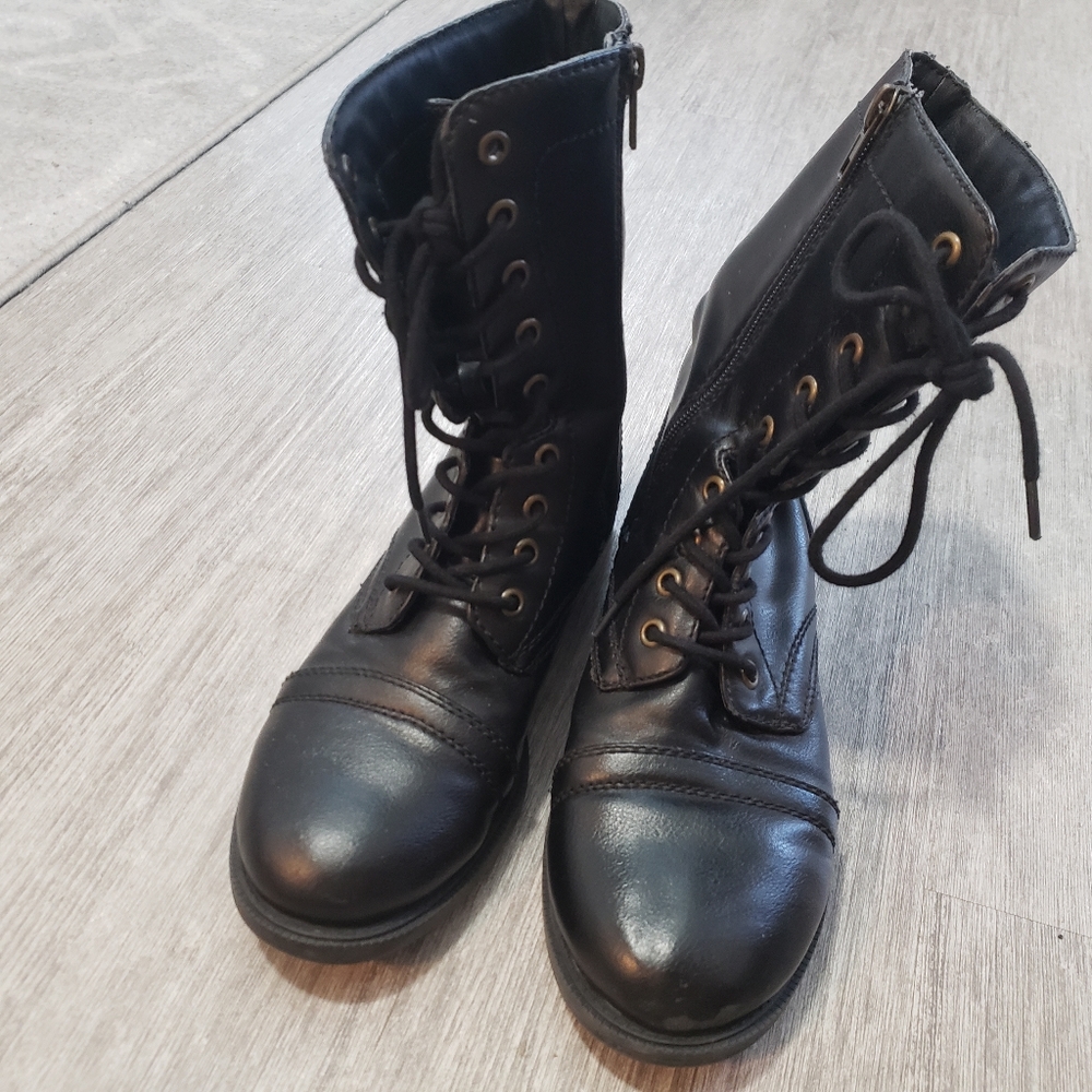 Black Zip Boots W8